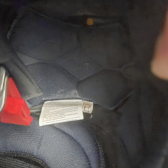 BILT Silver Full-Face Motorcycle Helmet – Size Large DOT Approved - Picture 4 of 4